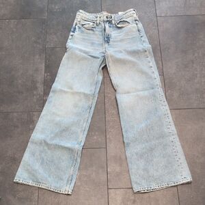 H&M High Rise Light Wash Jeans Size 4 Straight